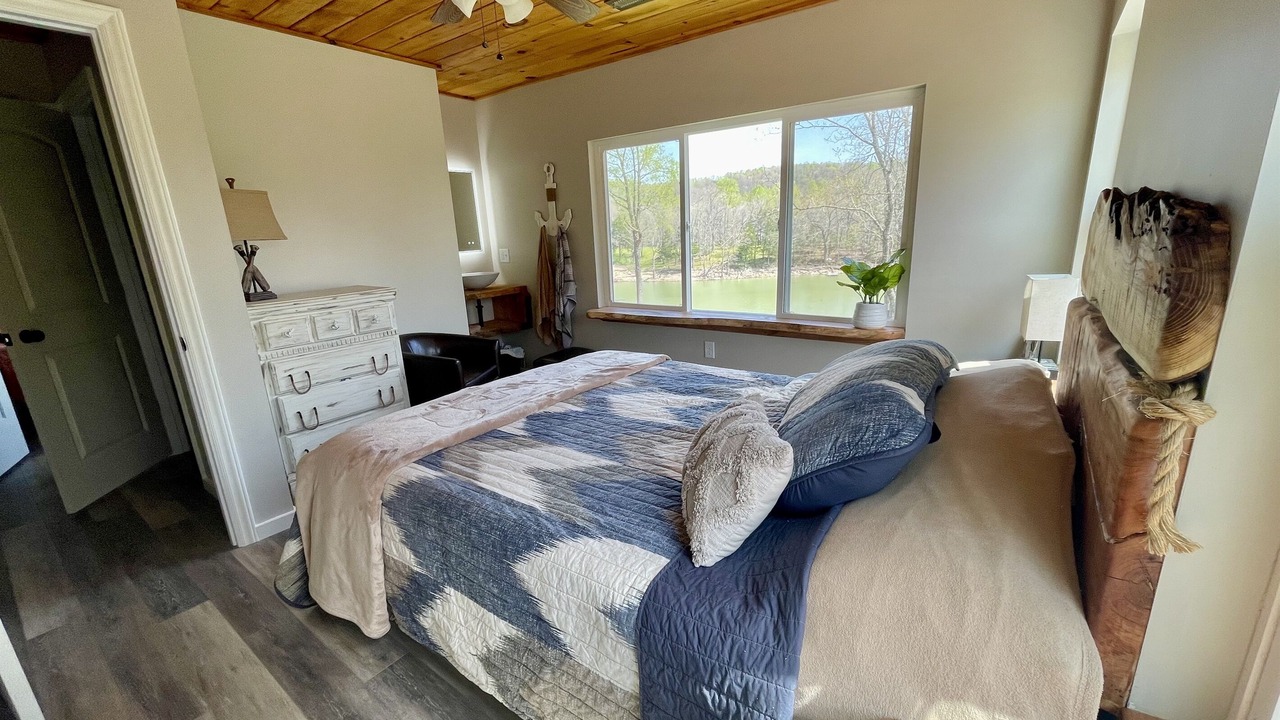 Photo of Bedroom in La Follette
