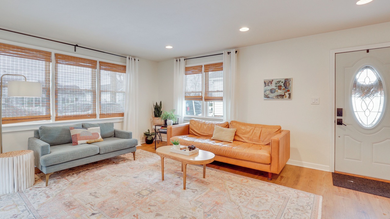 Photo of Livingroom in Meyers Lake