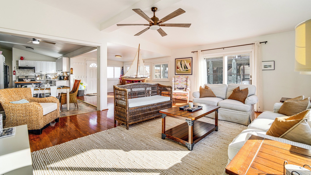Photo of Livingroom in Mystic Island