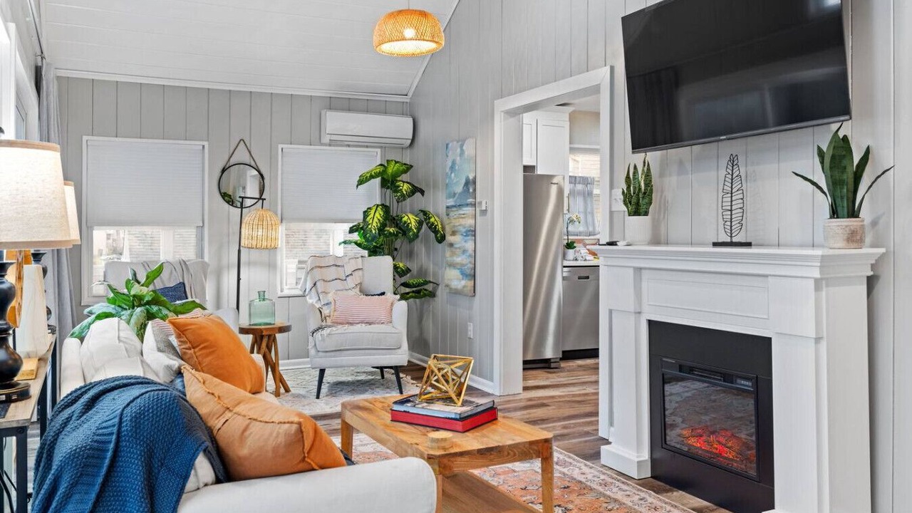 Photo of Livingroom in McKnight
