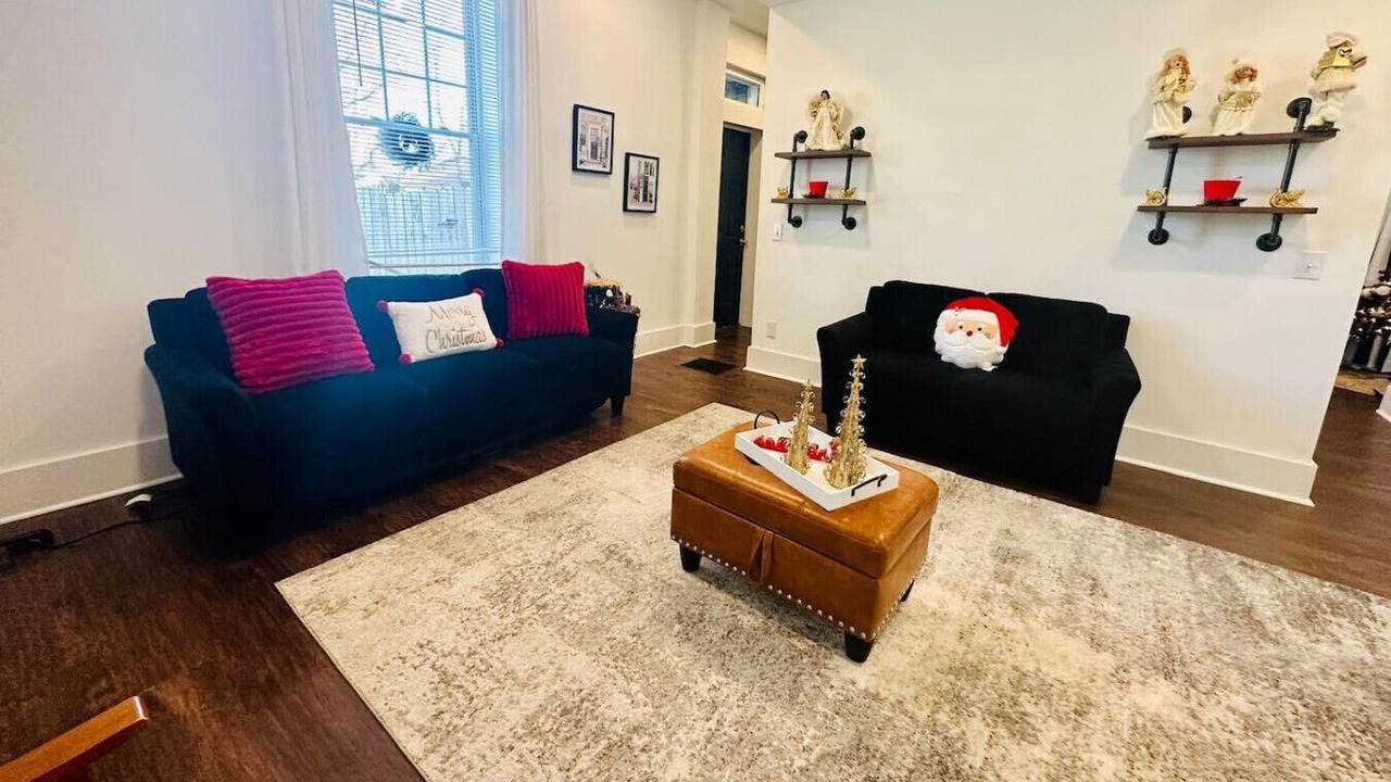 Photo of Livingroom in Hamilton