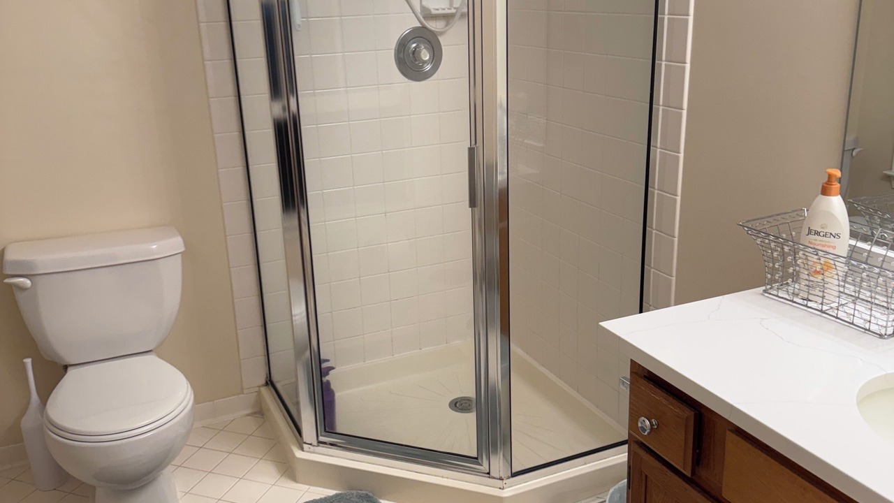 Photo of Bathroom in Henryton