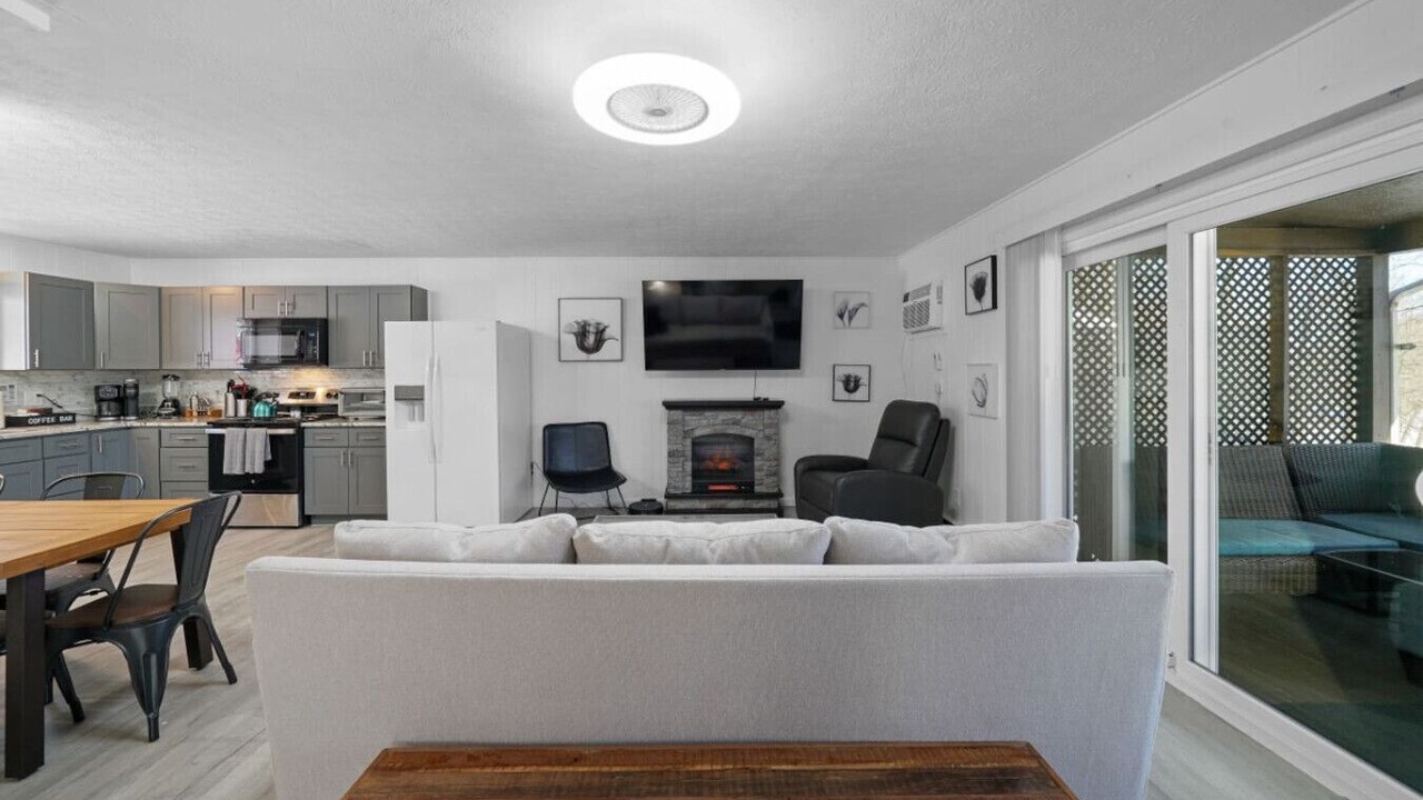 Photo of Livingroom in Streetsboro