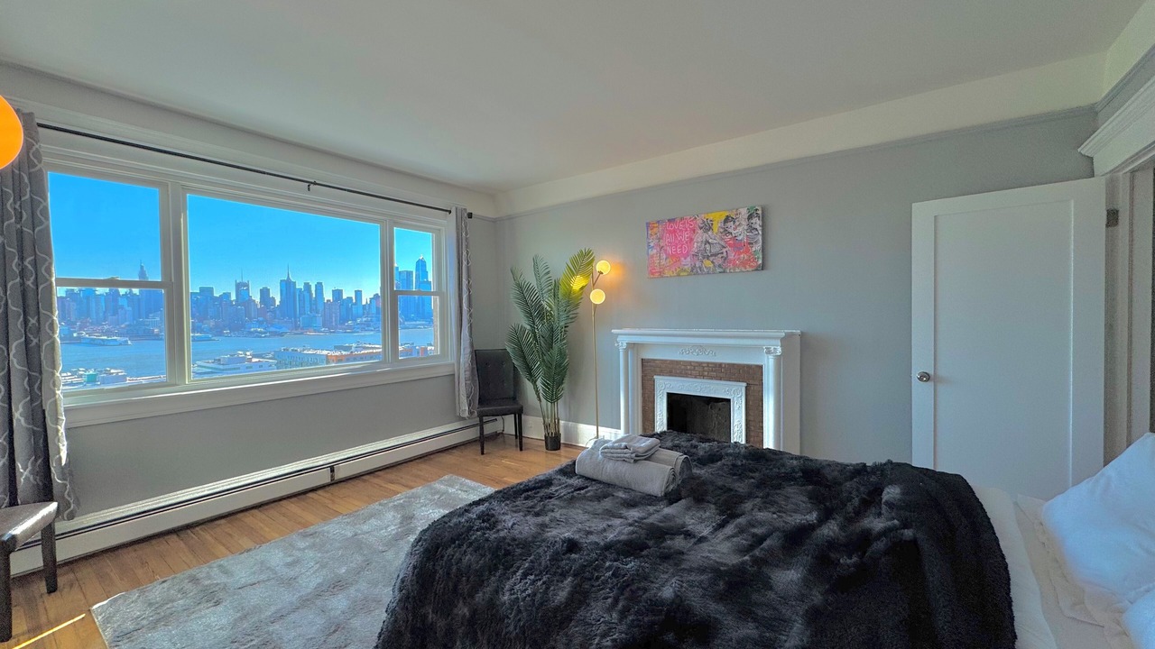 Photo of Bedroom in Weehawken
