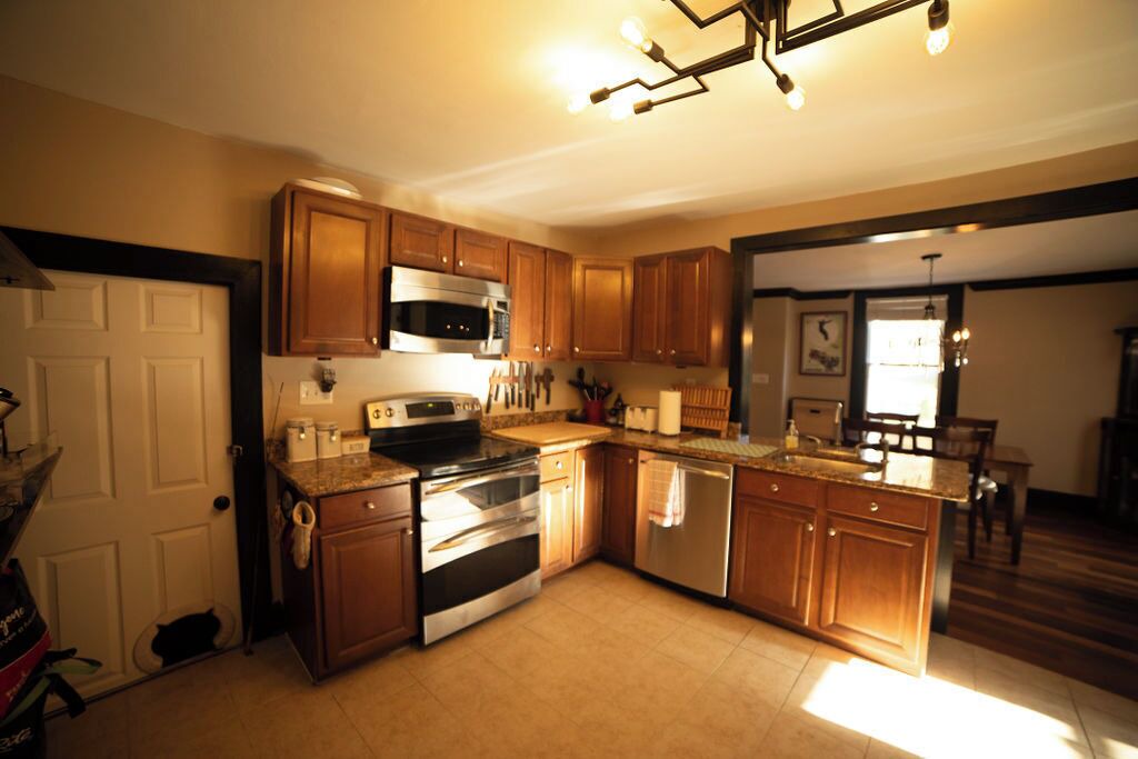 Photo of Kitchen in White Hall