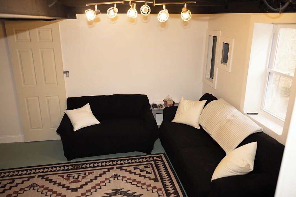 Photo of Livingroom in White Hall