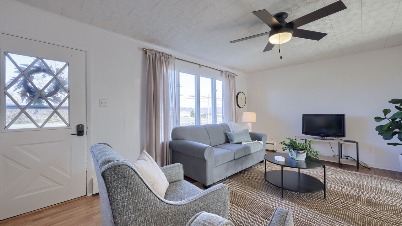 Photo of Livingroom in Spring Glen