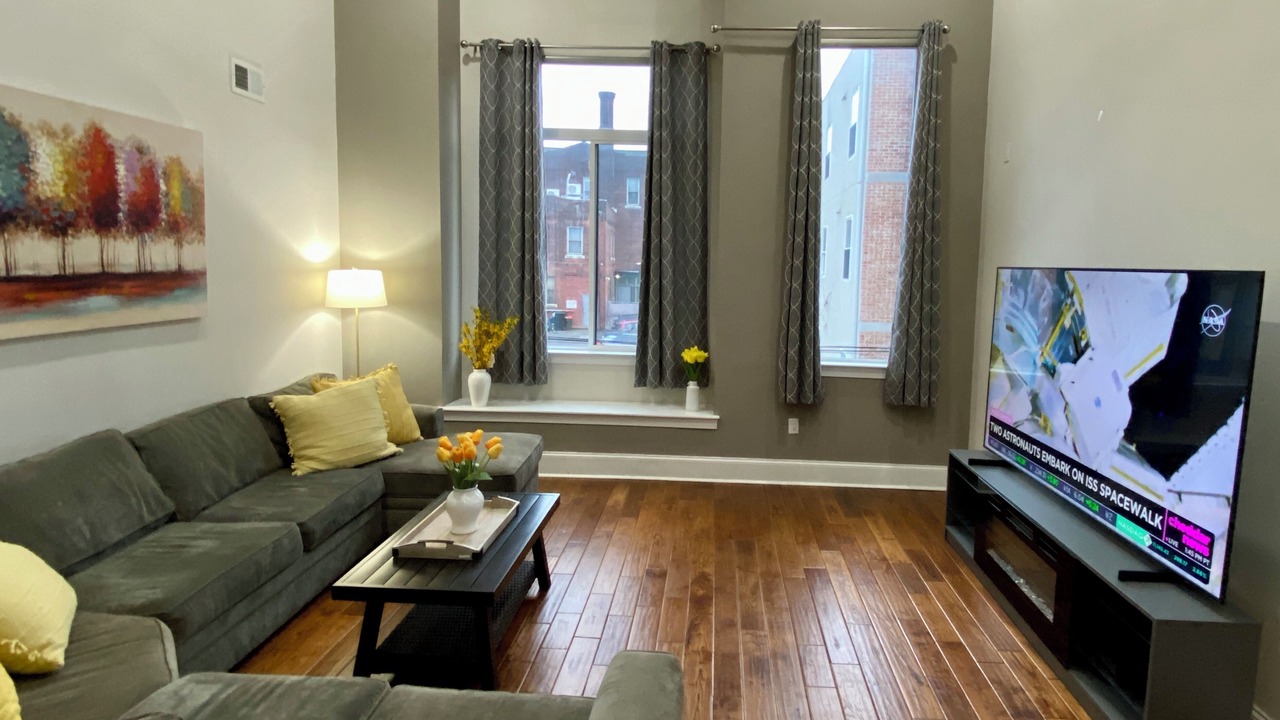 Photo of Livingroom in Center City