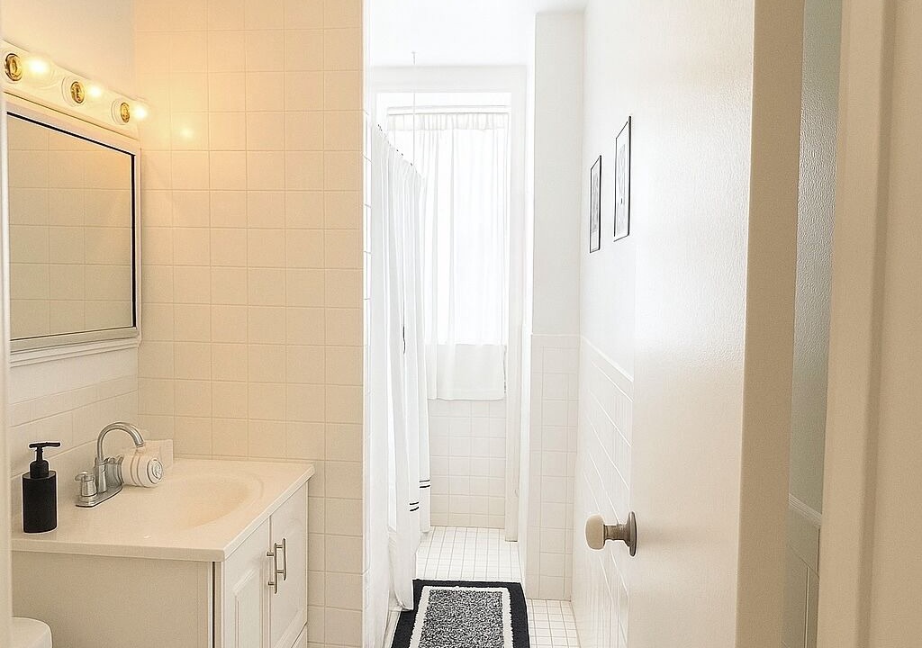 Photo of Bathroom in Weehawken