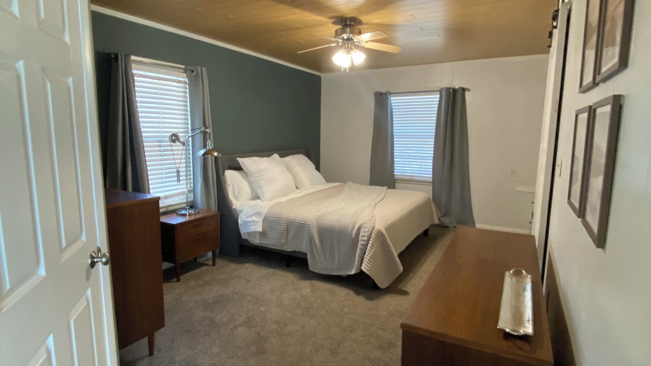 Photo of Bedroom in Silver Lake