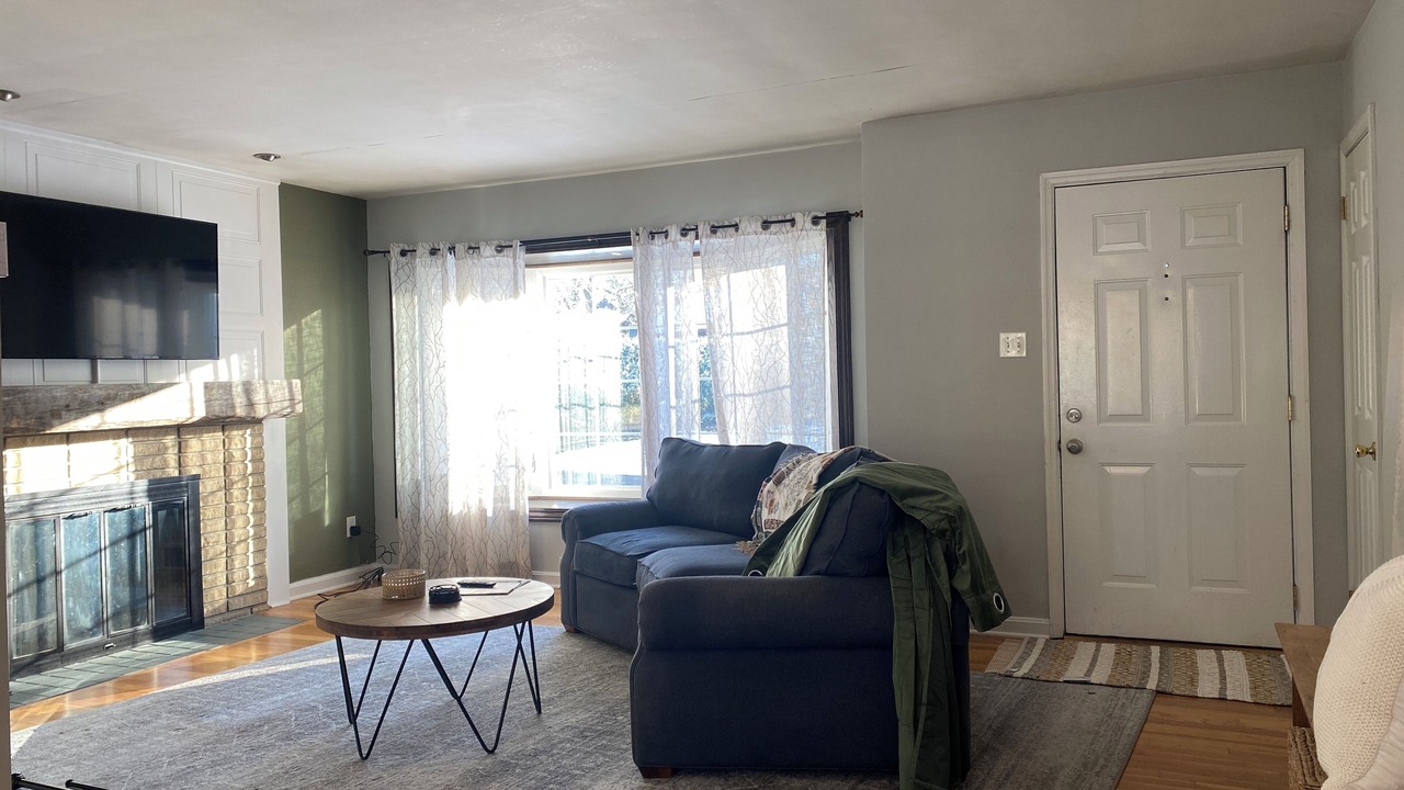 Photo of Livingroom in Silver Lake