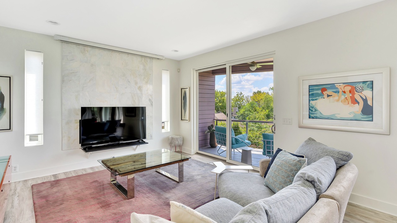 Photo of Livingroom in Northside