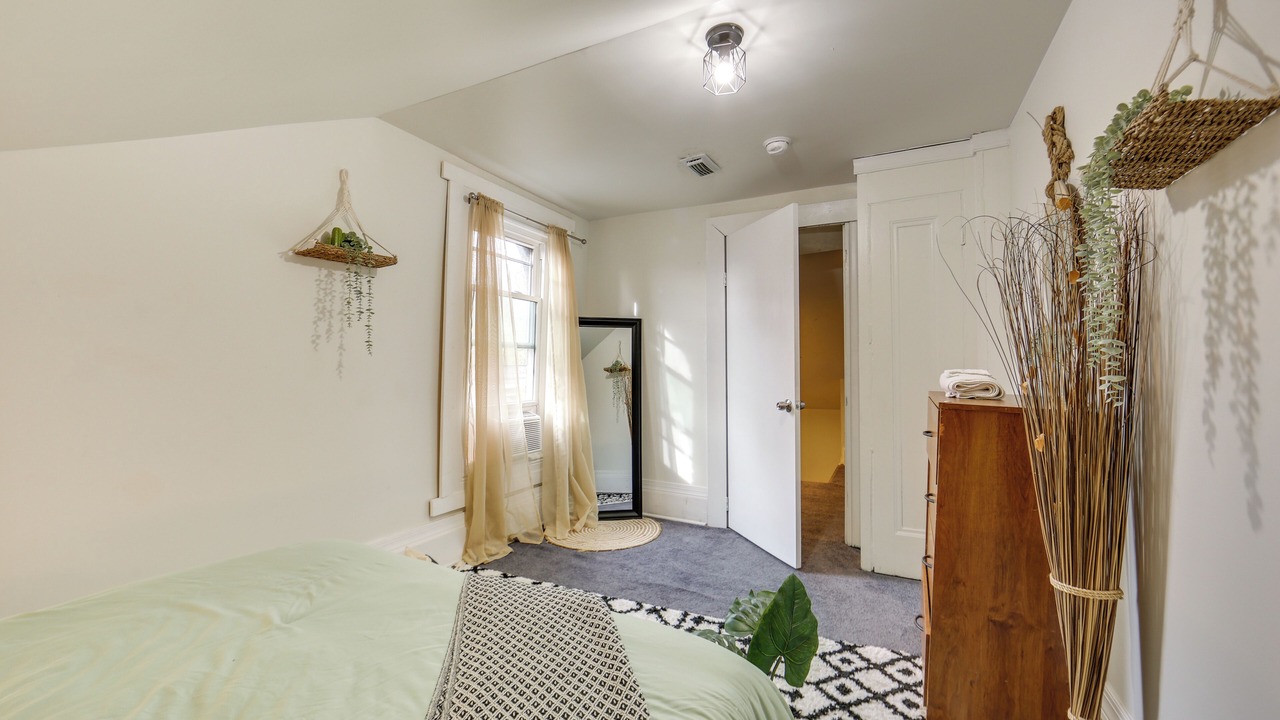 Photo of Bedroom in Central Northside