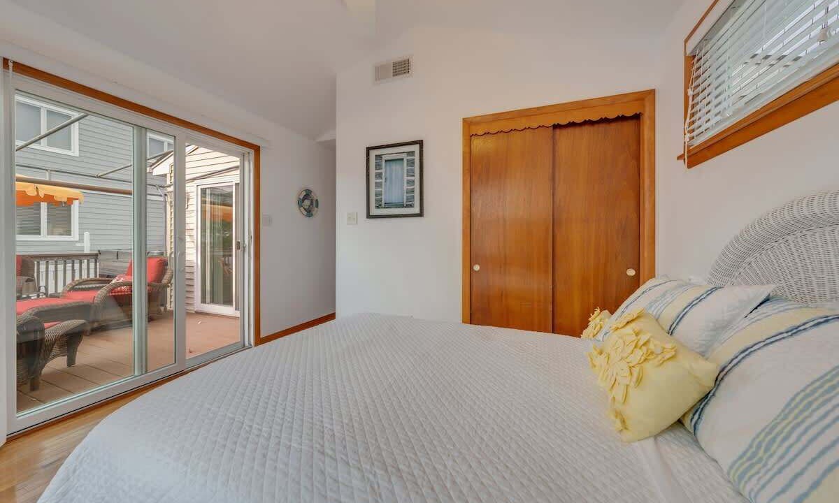 Photo of Bedroom in Avalon