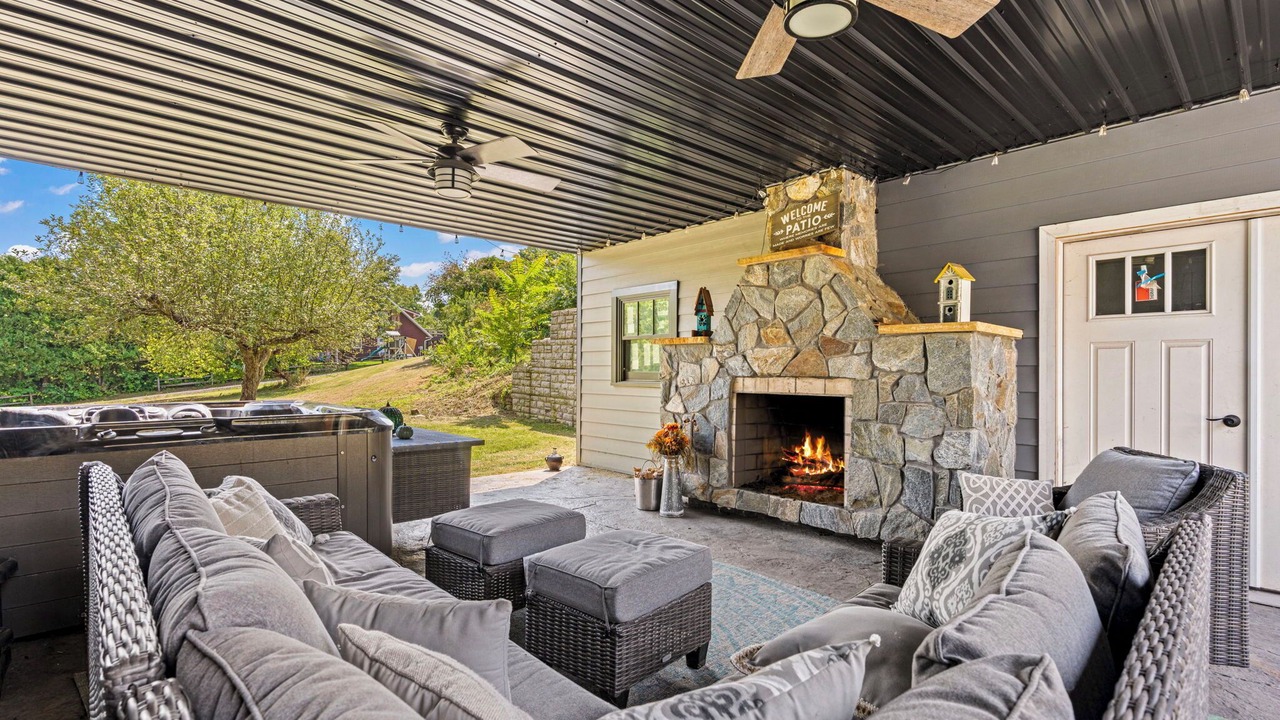 Photo of Livingroom in Montoursville