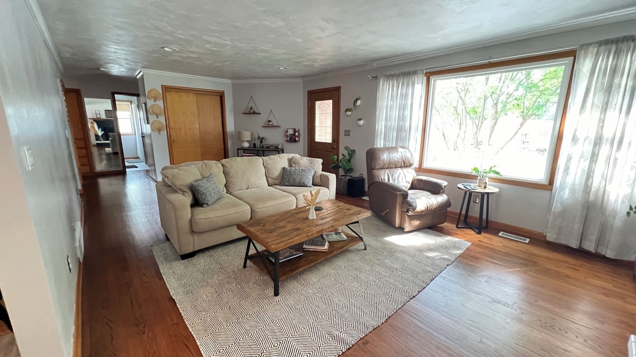 Photo of Livingroom in Canal Fulton