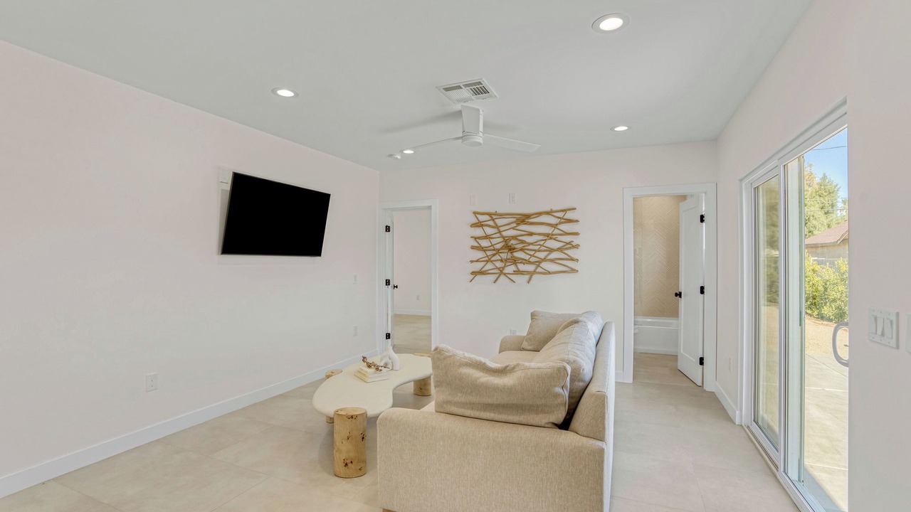 Photo of Livingroom in Garfield
