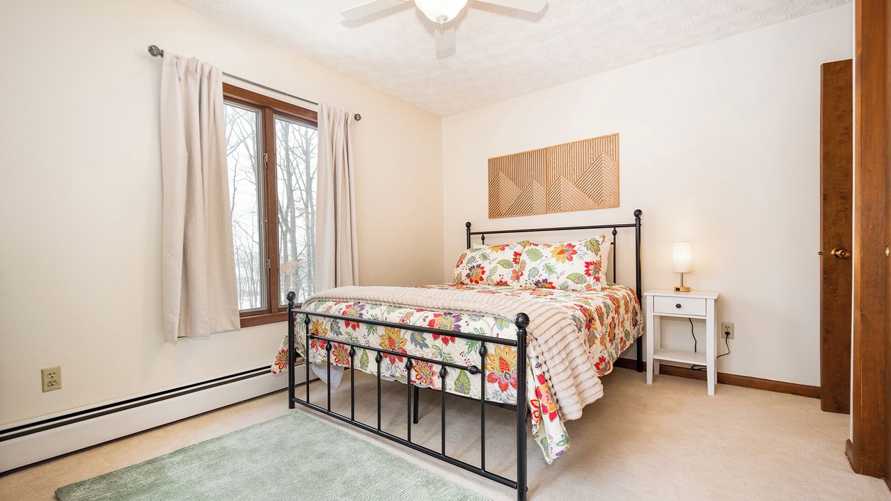 Photo of Bedroom in Oakland