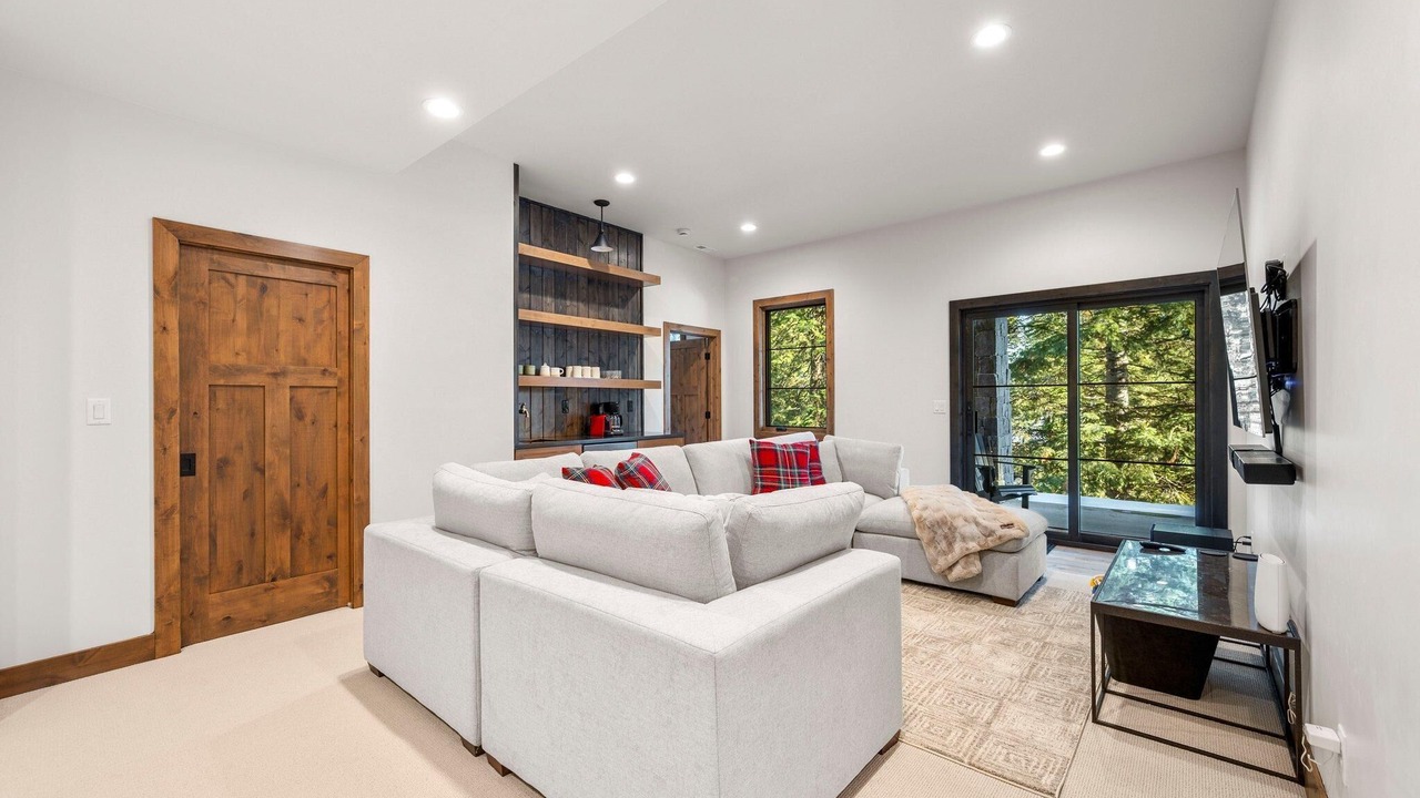 Photo of Livingroom in Tamarack Resort