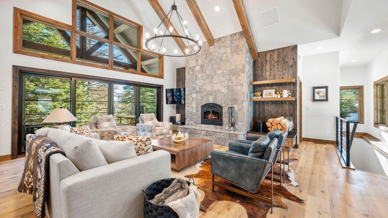 Photo of Livingroom in Tamarack Resort