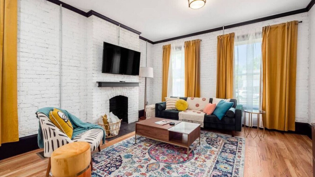 Photo of Livingroom in Victorian Village