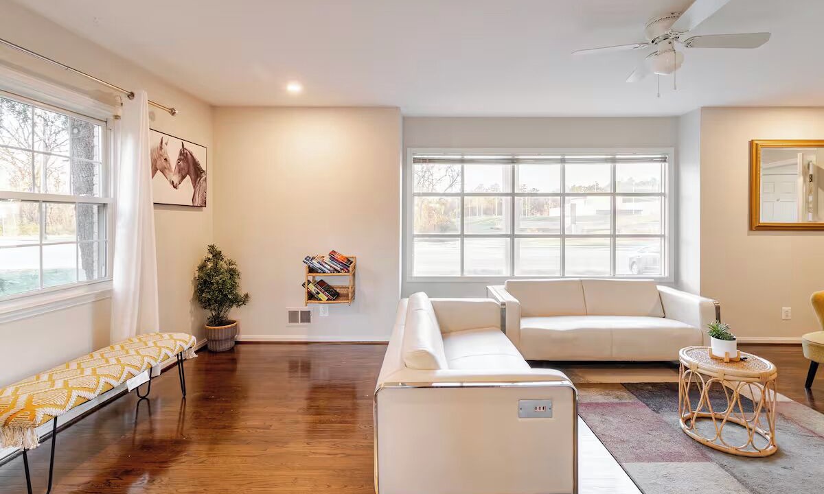 Photo of Livingroom in Oxon Hill-Glassmanor