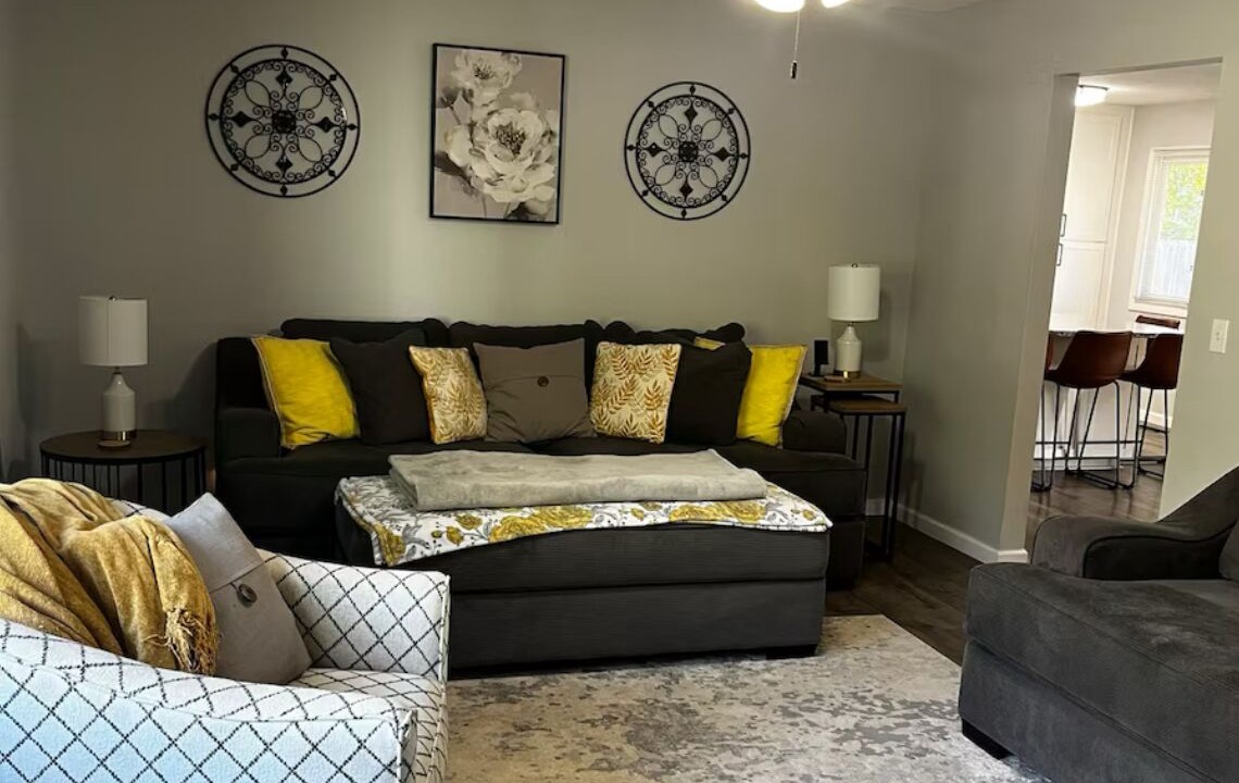 Photo of Livingroom in Mentor