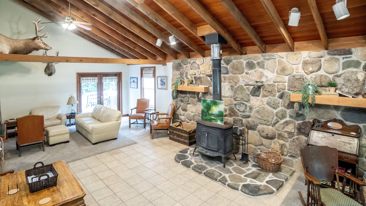 Photo of Livingroom in Bodines