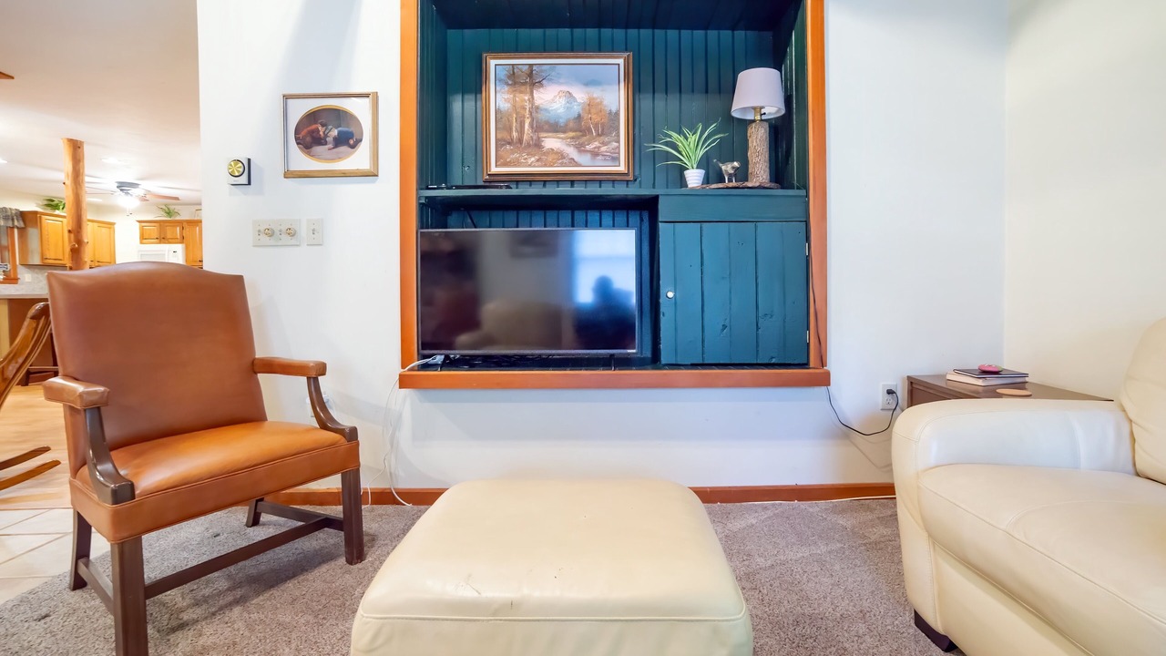 Photo of Livingroom in Bodines