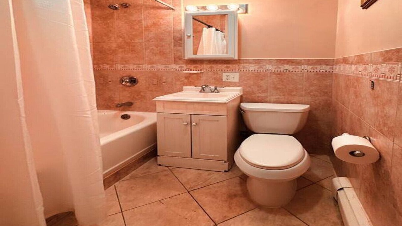 Photo of Bathroom in Union City