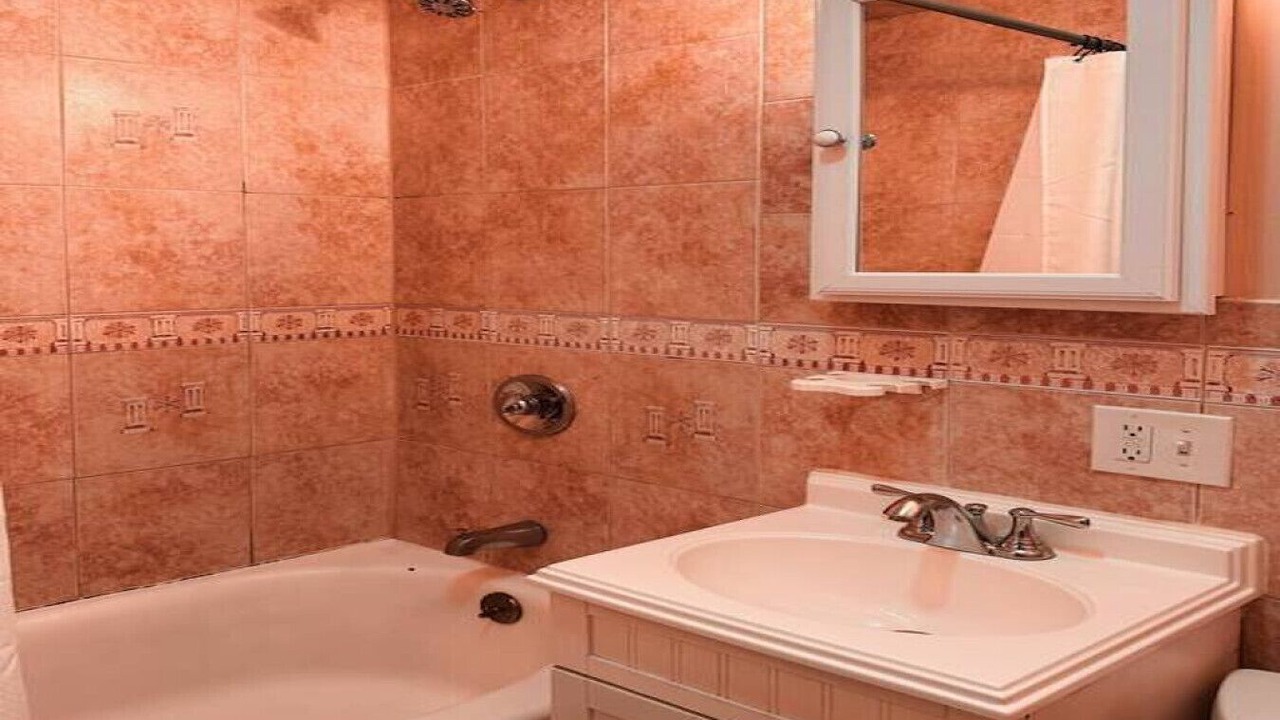 Photo of Bathroom in Union City