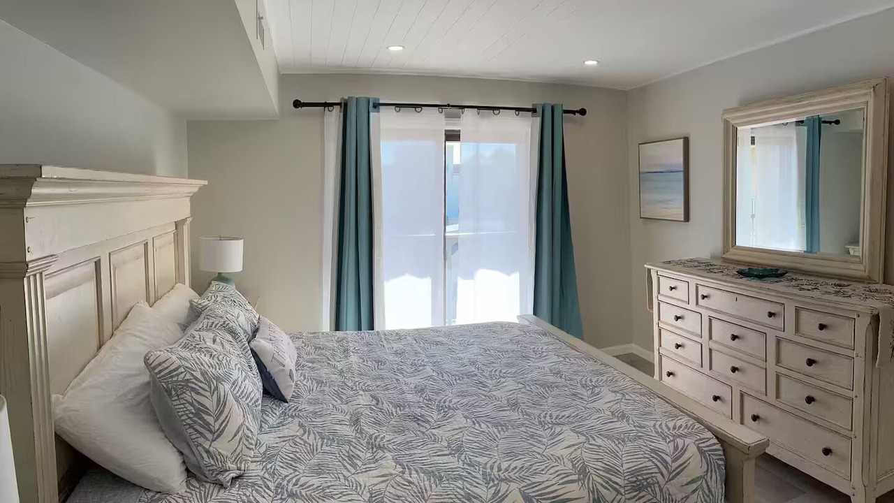 Photo of Bedroom in Seaside Heights