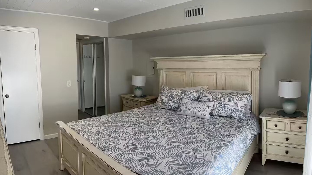 Photo of Bedroom in Seaside Heights