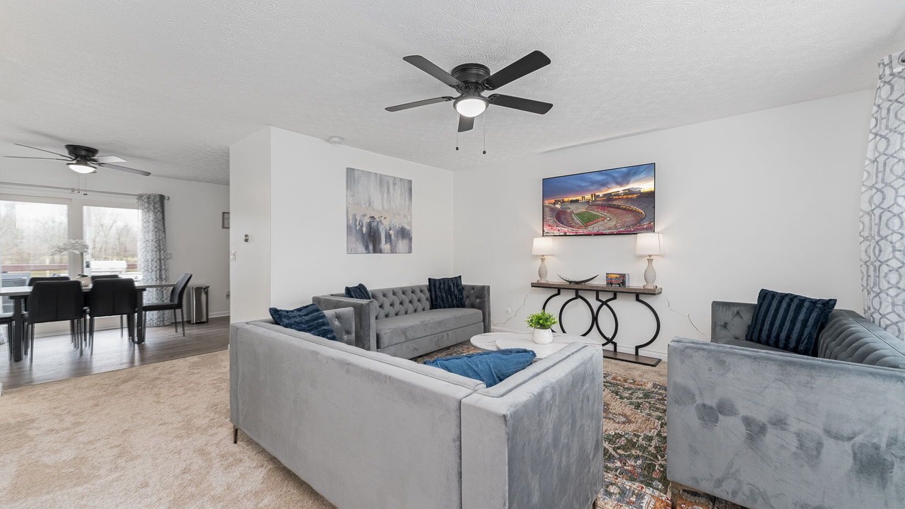 Photo of Livingroom in Hilliard