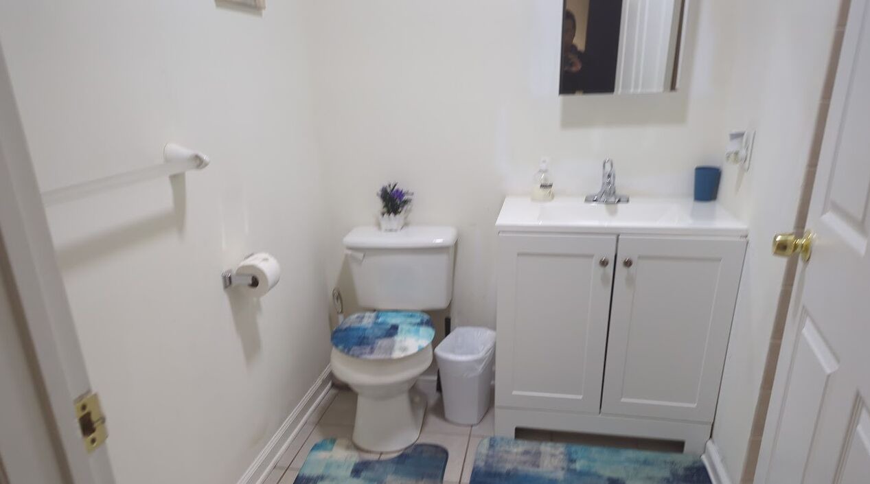 Photo of Bathroom in Iselin
