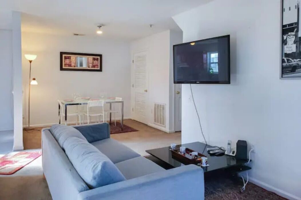 Photo of Livingroom in Iselin