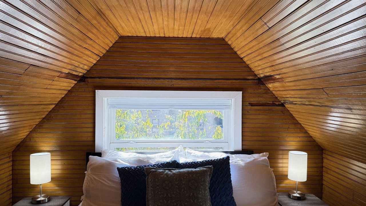 Photo of Bedroom in Point Breeze North