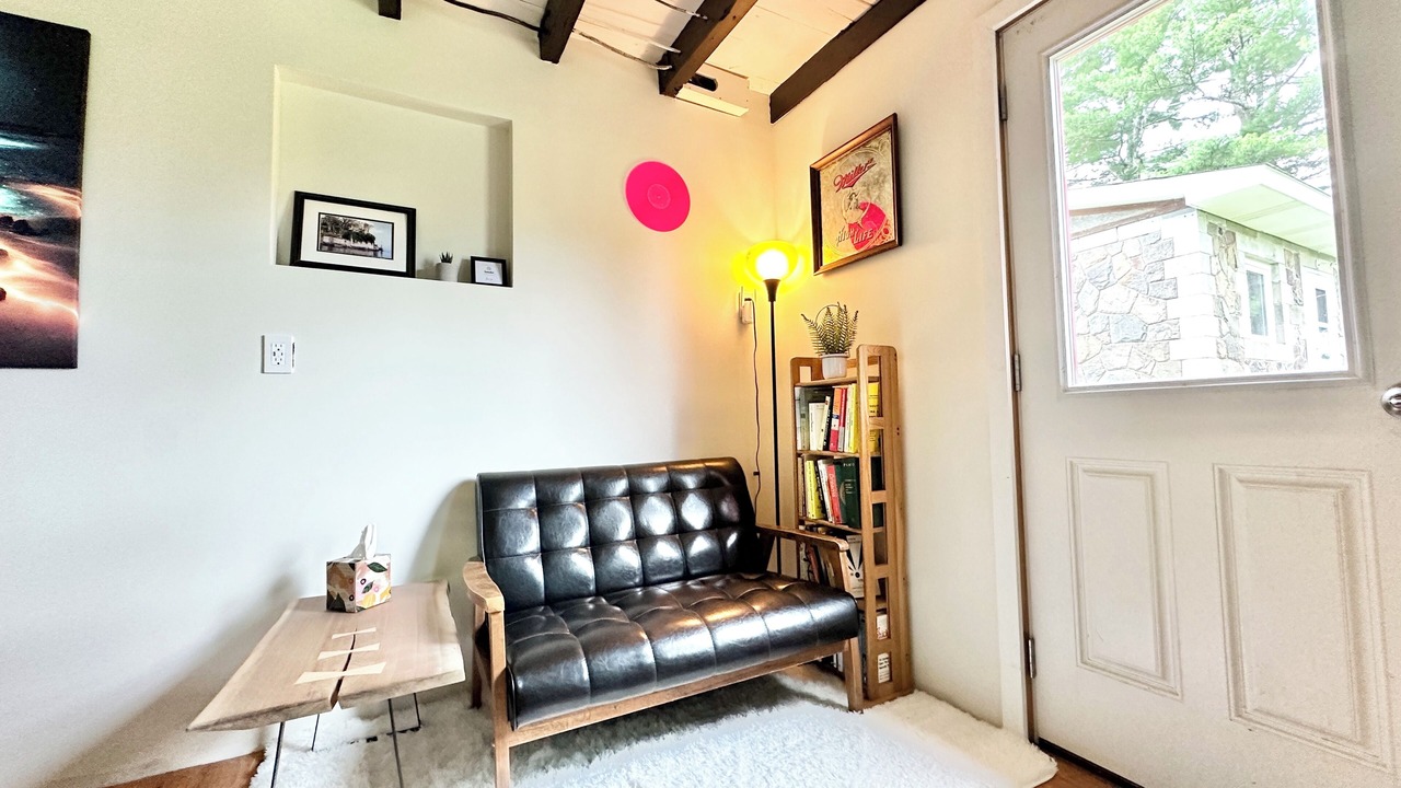 Photo of Livingroom in Swan Lake