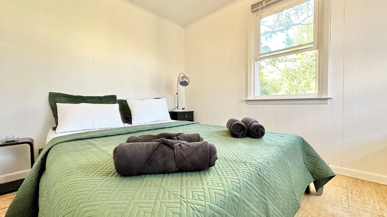 Photo of Bedroom in Swan Lake