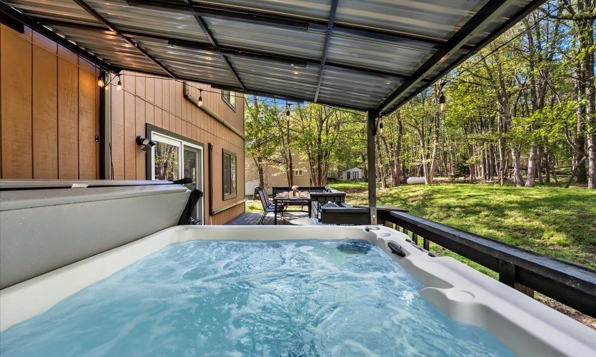 Photo of Patio Balcony in Briar Crest Woods