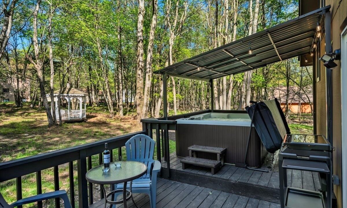 Photo of Outdoor in Briar Crest Woods