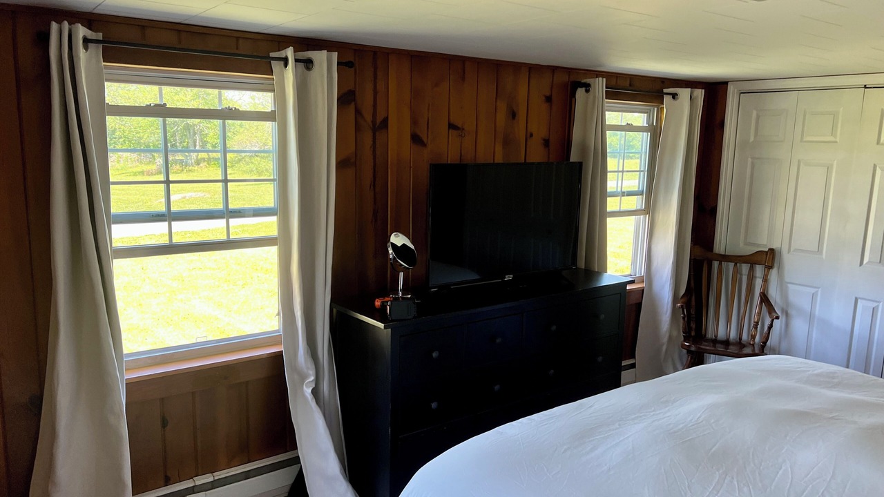 Photo of Bedroom in Marlboro
