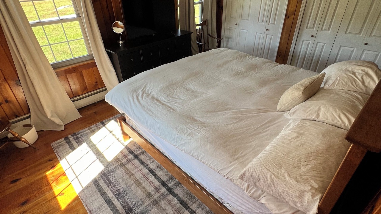 Photo of Bedroom in Marlboro