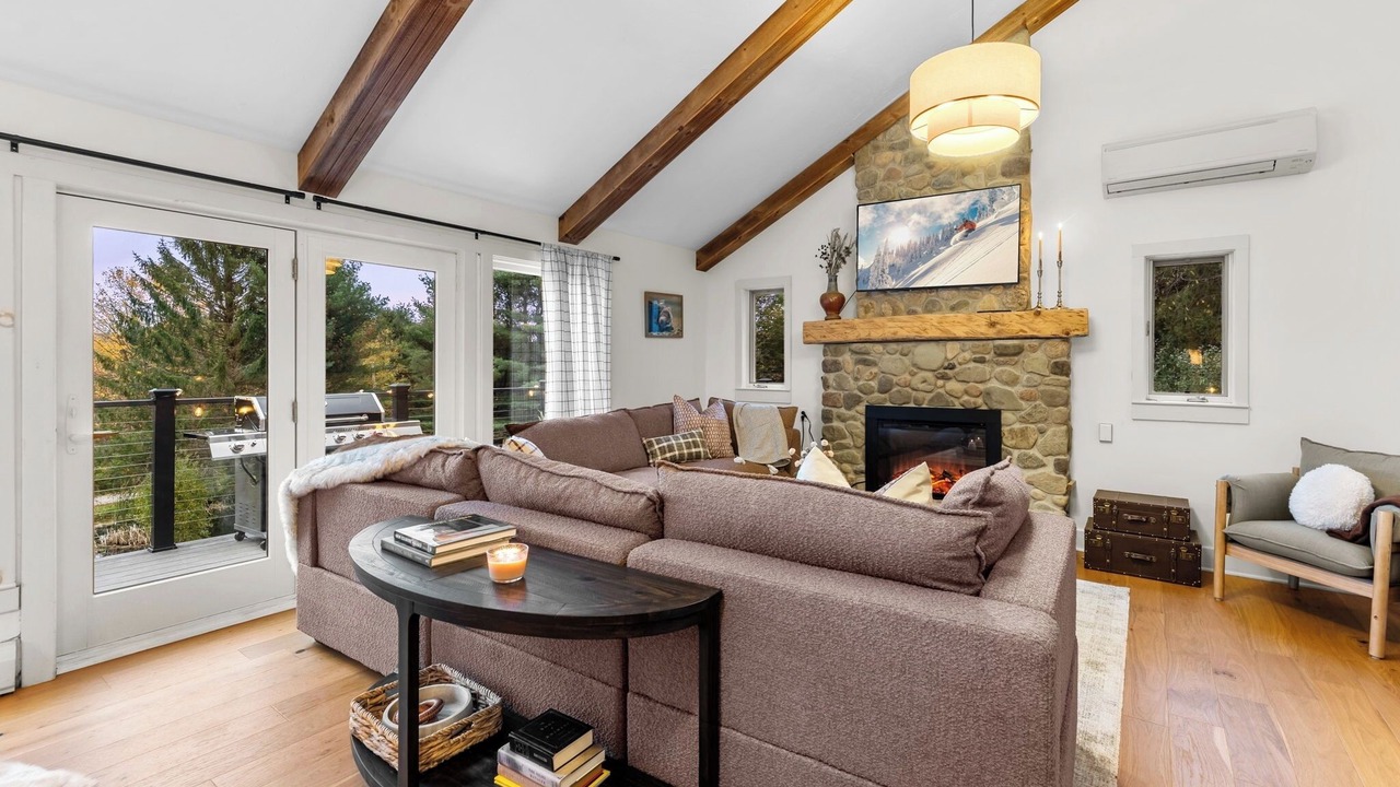 Photo of Livingroom in Ellicottville
