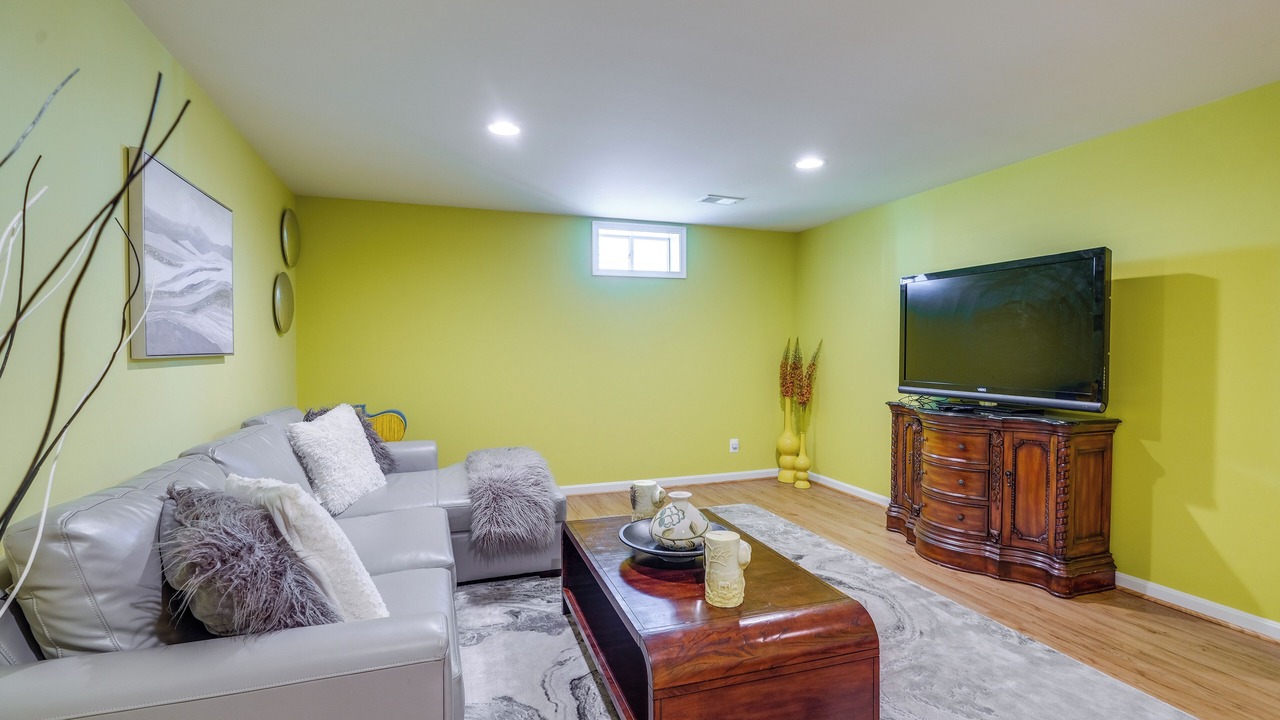 Photo of Bedroom in Lorton