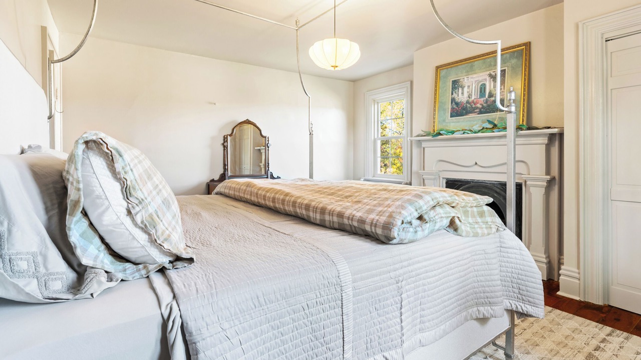 Photo of Bedroom in Bakerstown