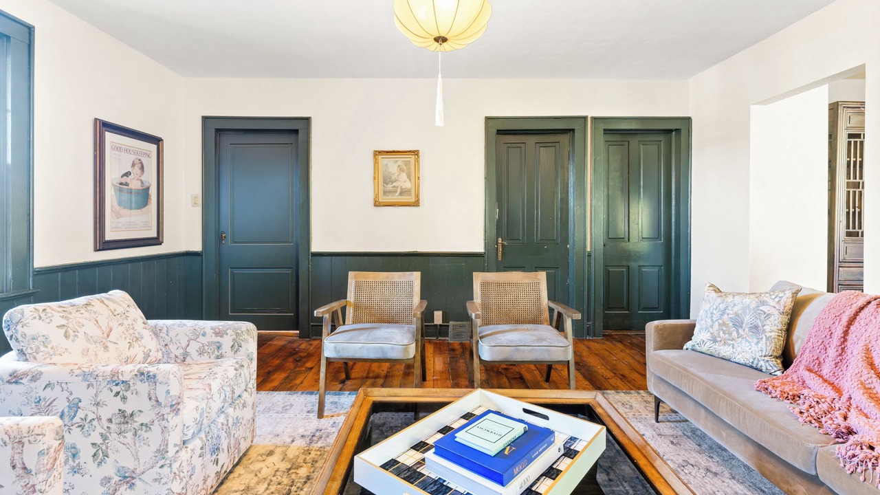 Photo of Livingroom in Bakerstown