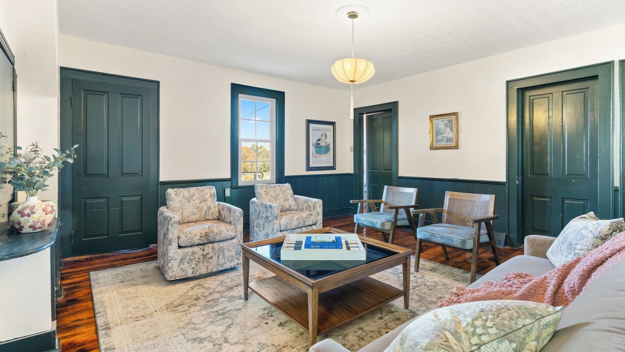 Photo of Livingroom in Bakerstown