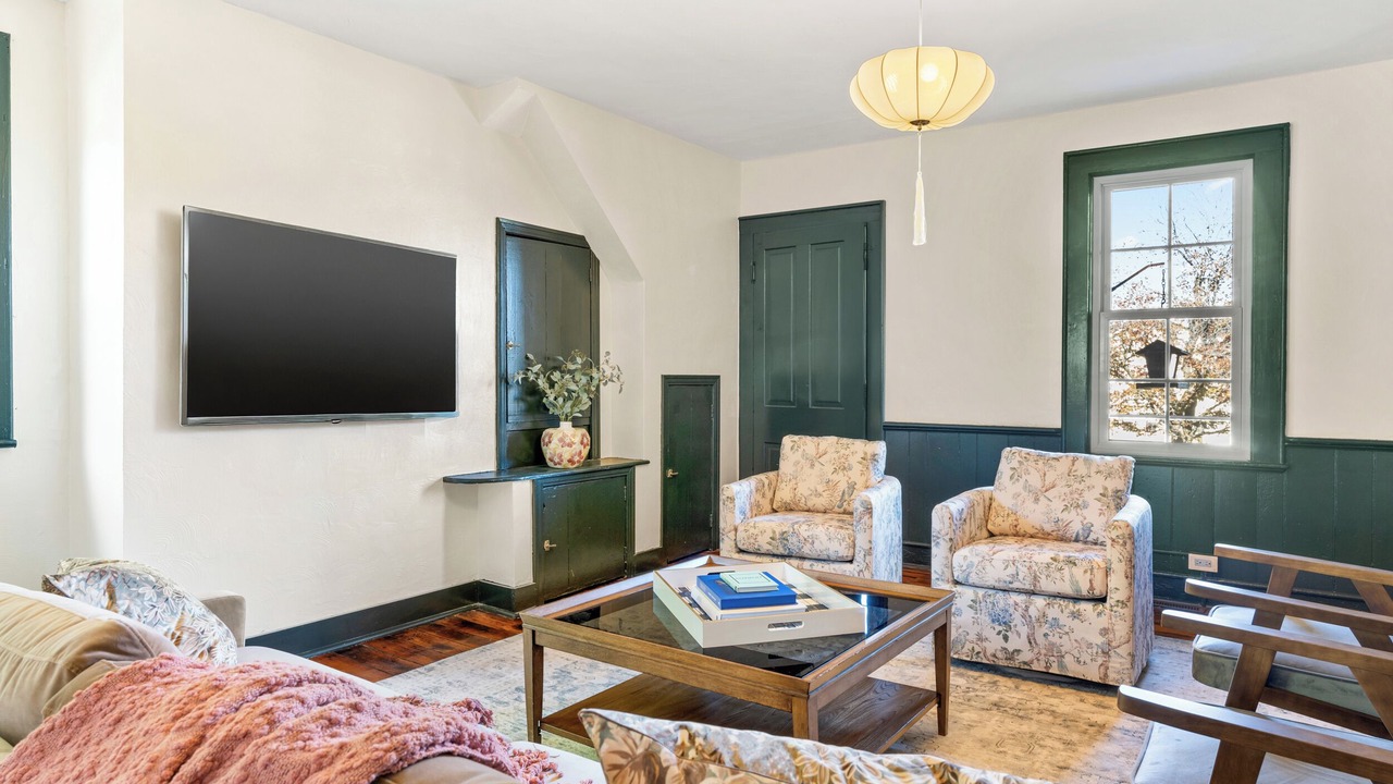 Photo of Livingroom in Bakerstown
