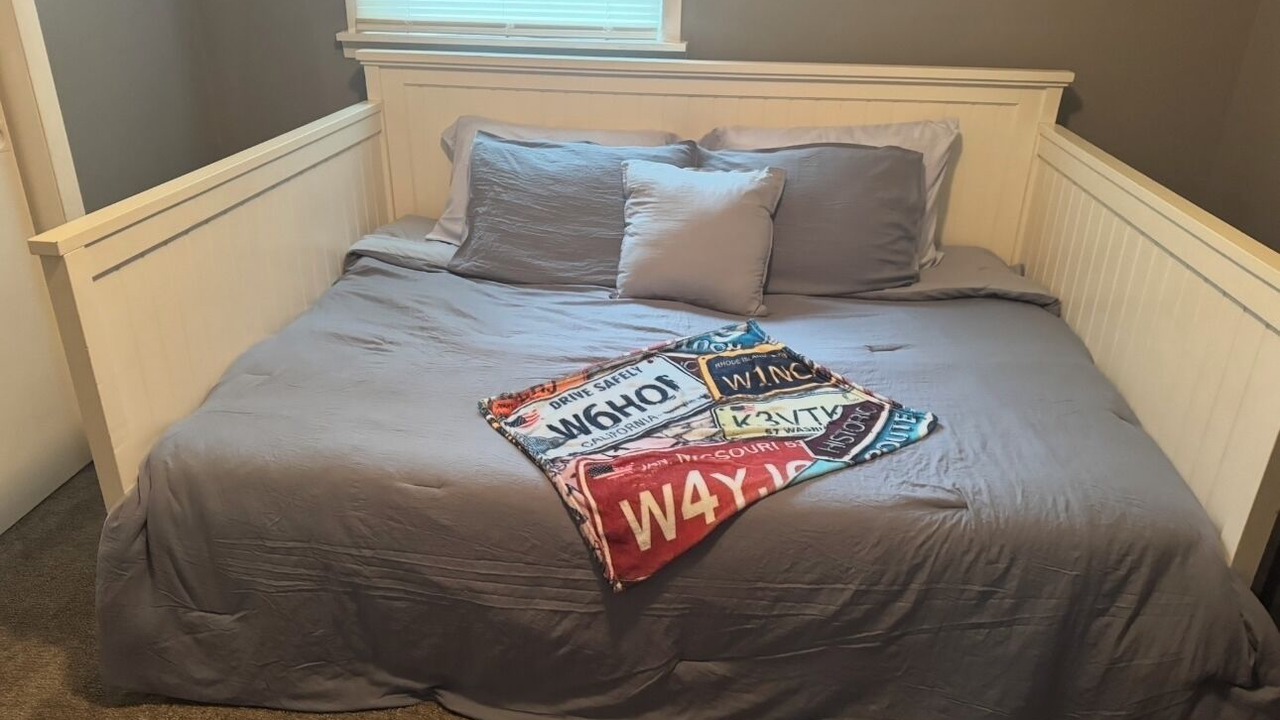 Photo of Bedroom in Benton